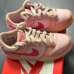 Nike Kids Sneakers in Pink and Cream